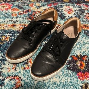 Naturalizer sneakers
